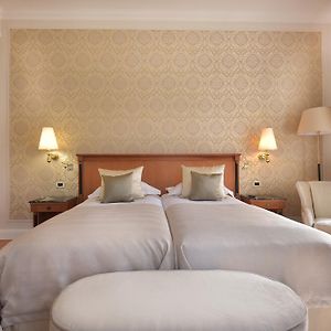 Deluxe Zimmer mit Kingsize-Bett